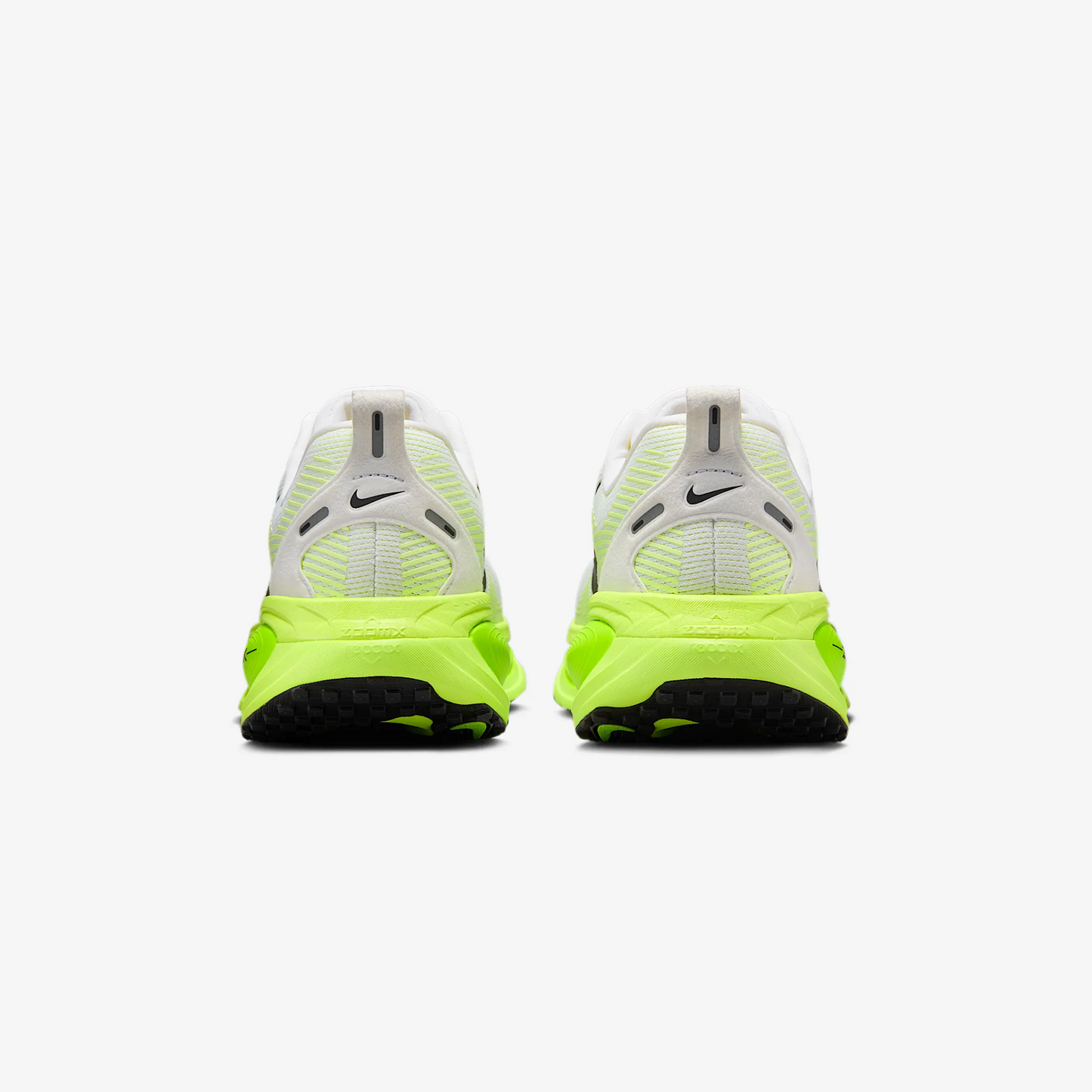 NIKE VOMERO 18
