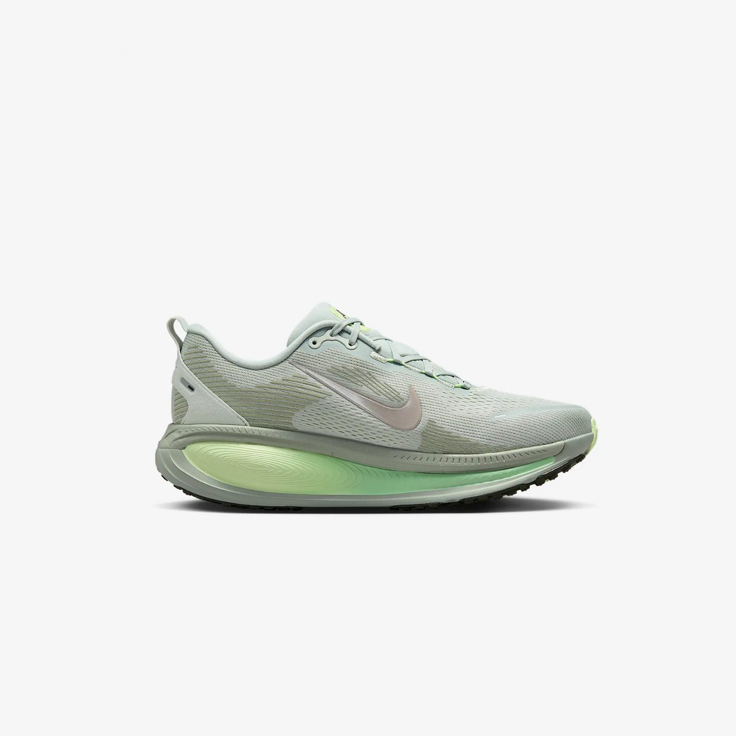 NIKE VOMERO 18