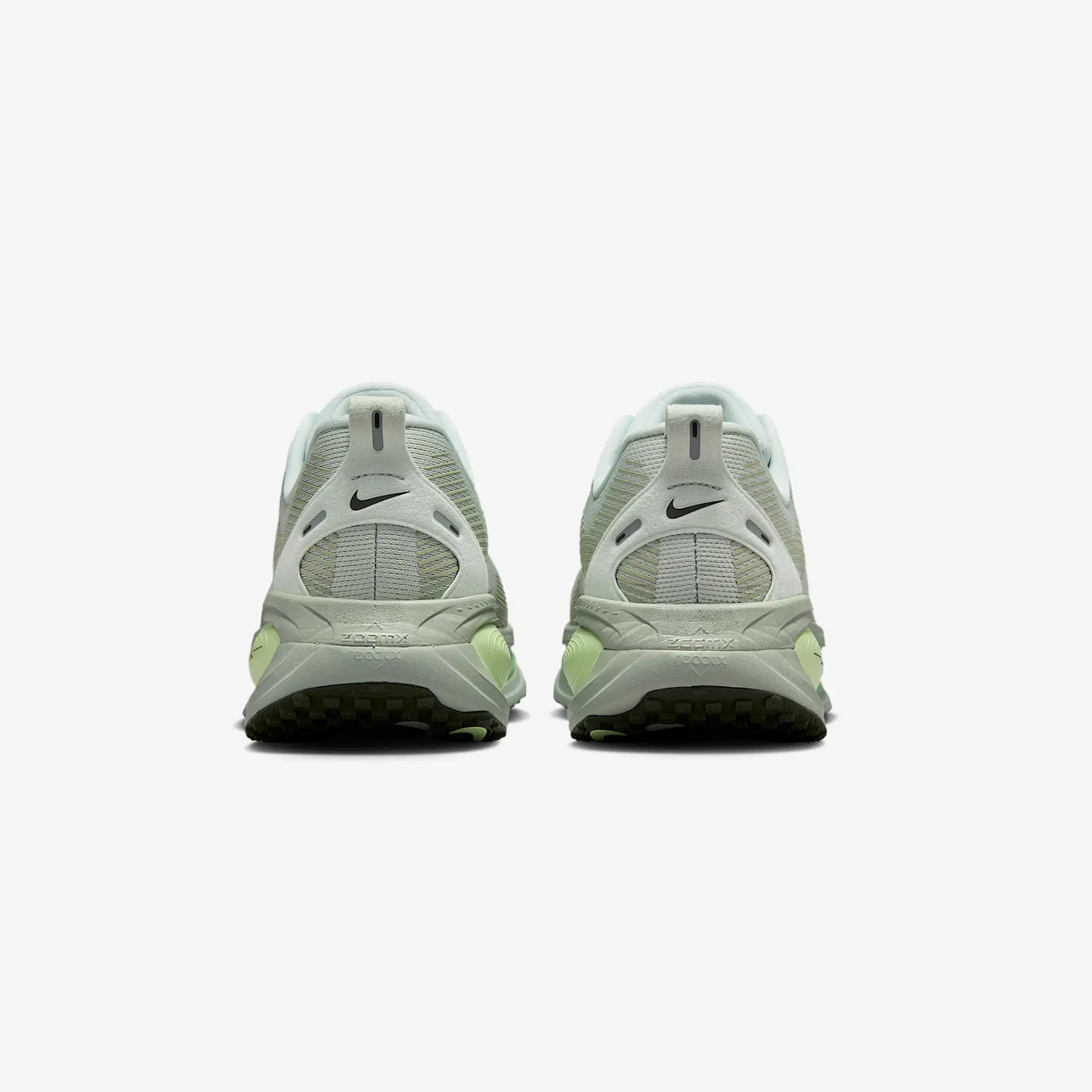 NIKE VOMERO 18