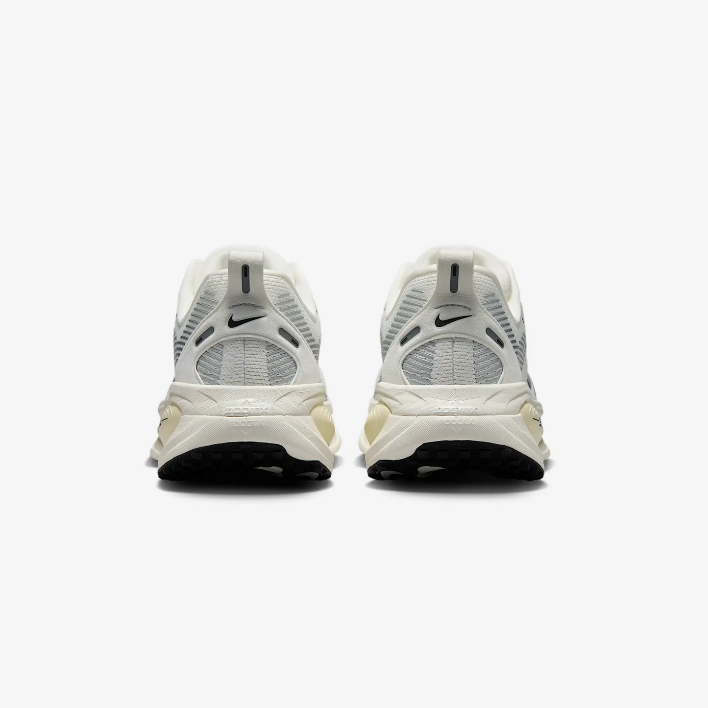 NIKE VOMERO 18