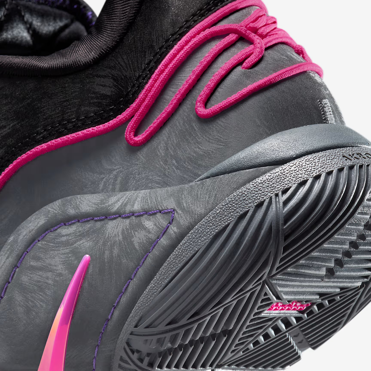 LEBRON XXII
