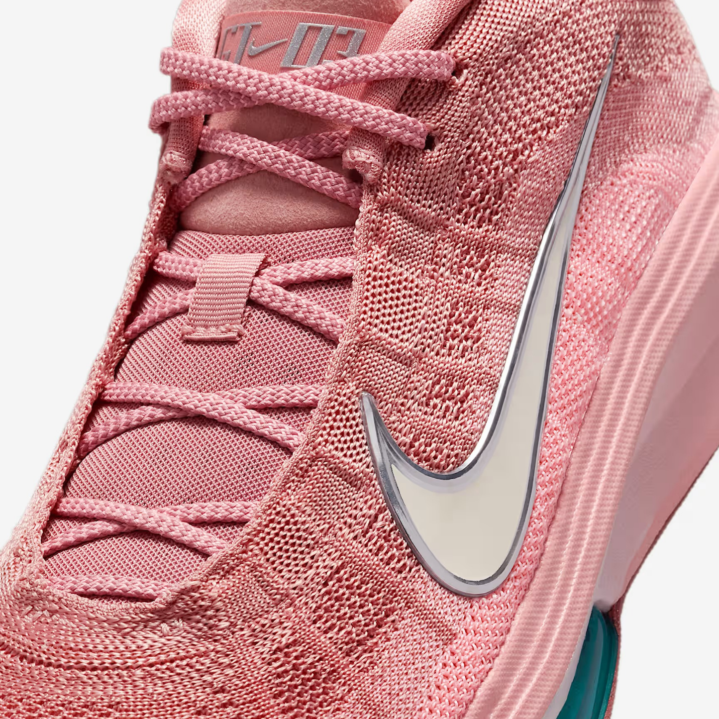 NIKE G.T. HUSTLE 3