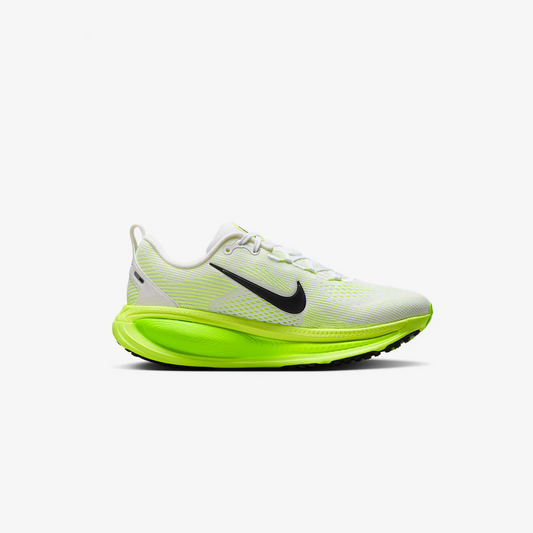 NIKE VOMERO 18