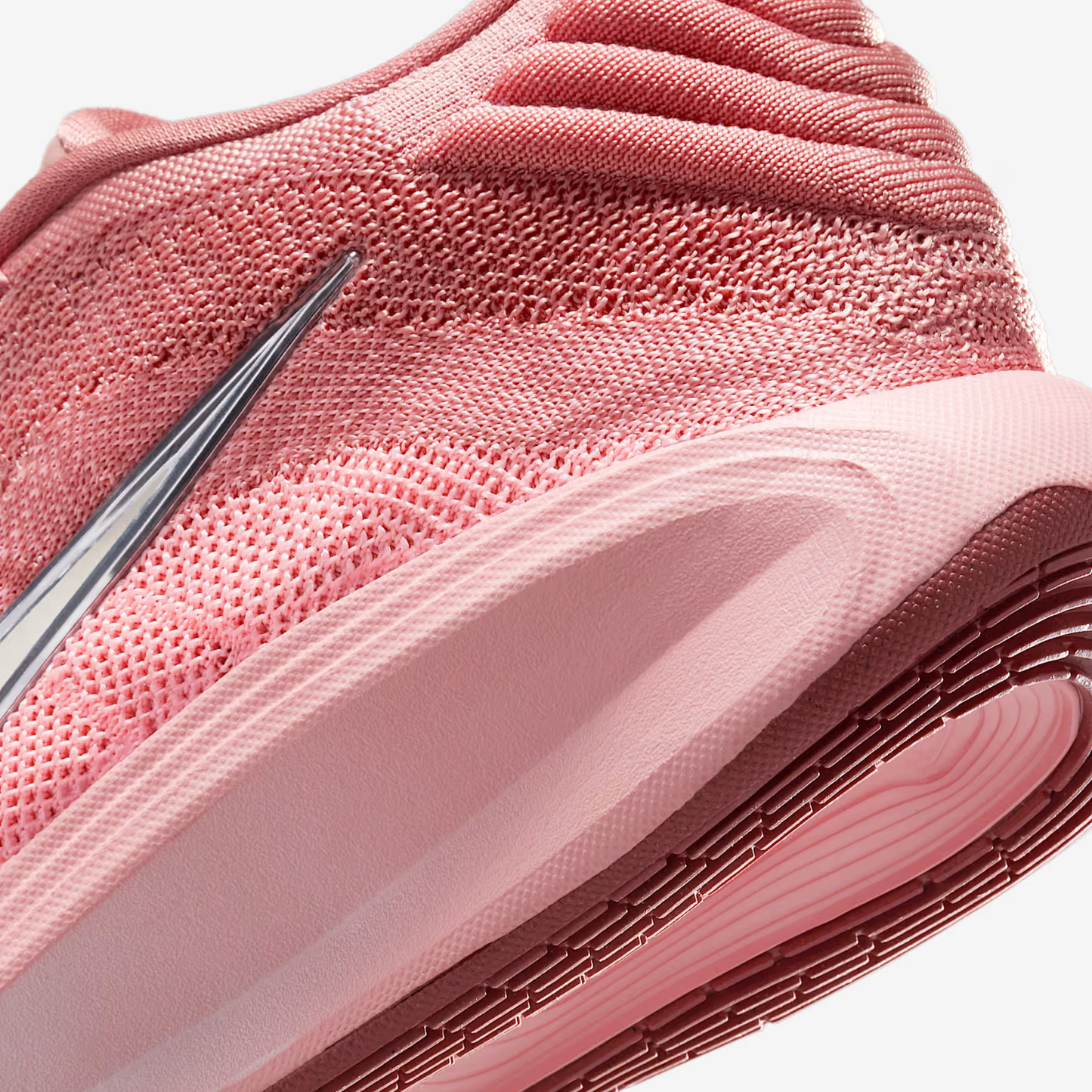 NIKE G.T. HUSTLE 3