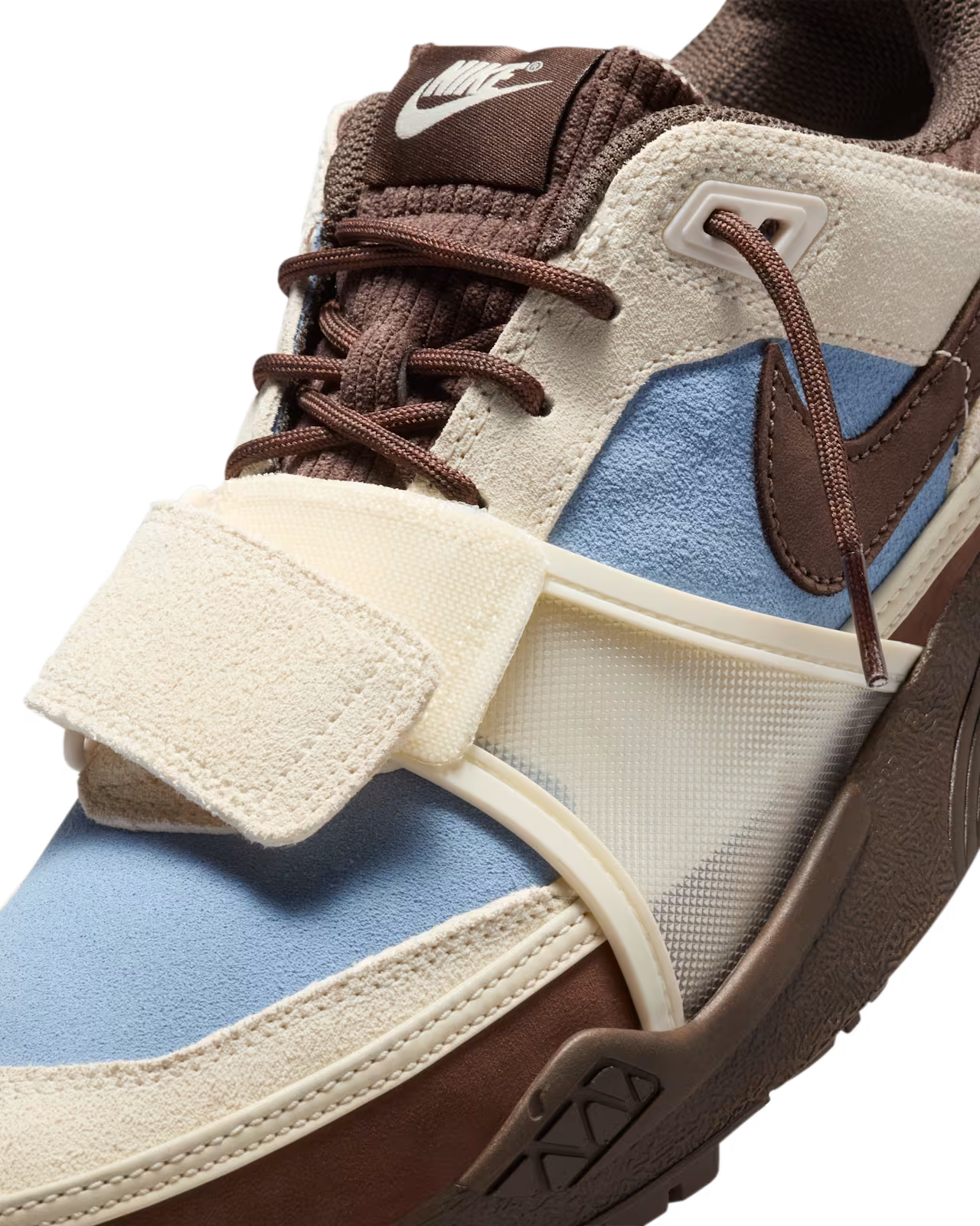 ZOOM FIELD JAXX PALE IVORY AND LECHE BLUE